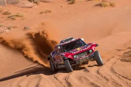 Sainz wint etappe 3; Veldslag bij de motoren, ook Nederlanders naar huis