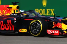 Christian Horner kijkt met interesse naar eigen windscreen in IndyCar