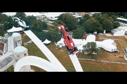 Video: Festival of Speed eert Ecclestone met bijzonder monument