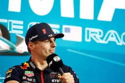 Verstappen bromea en rueda de prensa sobre la relación con Russell: 'Terrible'