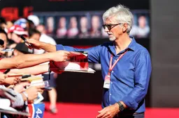 Damon Hill is er over uit: “Hij is onbetwist de beste coureur van zijn tijd”