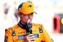 Norris kwaad op Verstappen: 'Dat is tegen de regels!'