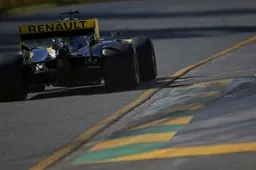 Ricciardo left frustrated after issues in practice on Renault debut