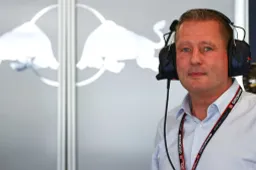 Jos Verstappen wint rally met twee lekke banden: 'Je moet erop doorrijden'