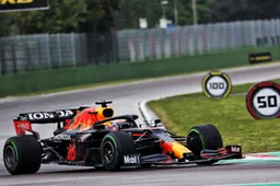 In beeld: Red Bull scheurt over de straten van Praag