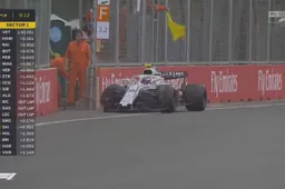 Sirotkin crasht tijdens VT3 Azerbeidzjan