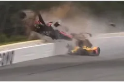 Wickens met meerdere breuken opgenomen in ziekenhuis na horrorcrash IndyCar