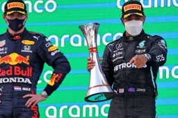Speelt Hamilton met Verstappen? 'Voor de rest kan je daar niks van leren'
