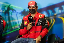 Gezicht van Sainz staat op onweer: "Hij weet dat ik boos ben"