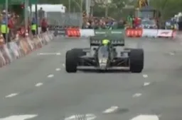 Massa en Fittipaldi eren Senna in de prachtige Lotus 97T
