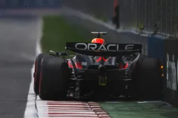 Russell verslaat Verstappen met dezelfde tijd voor pole position in Canada