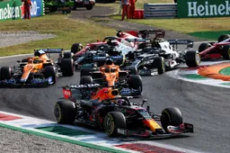 LIVE | Verstappen vertrekt vanaf pole position aan uitdagende race