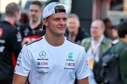 Wolff elogia Schumacher: "Ele merece estar no grid"