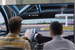 Video: Hamilton legt uit hoe je op de Nürburgring moet rijden