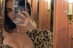 Kelly Piquet condivide l'outfit indossato in vacanza con Verstappen