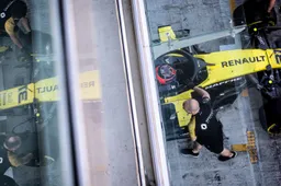 F1 Social Stint | Eerste beelden van nieuwe Renault op snelheid in Barcelona