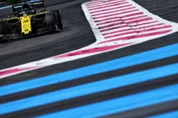 Ricciardo believes new track surface hampered Renault's upgrade
