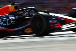 Begrip voor Verstappen: ‘Hij werd door twee man belaagd in de race’