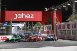 Nick Cassidy wins second Diriyah ePrix ahead of Frijns