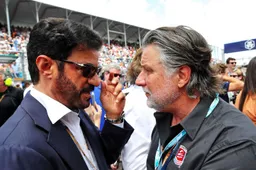What does a manufacturer have to do to enter F1 as a new team?