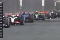 Miami GP start | Hamilton complaining on team radio in opening laps