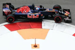 VT3 GP Rusland: Hamilton nipt P1, Verstappen P7