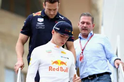 Verstappen wil ondanks zijn crash blijven racen tegen Ricciardo