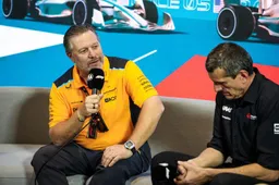Brown, CEO de McLaren: "Con las próximas actualizaciones vais a ver una nueva estructura