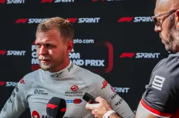 Magnussen frustrato da Hulkenberg: "Avrebbe potuto proteggermi".