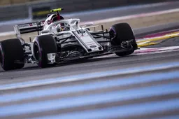 Charles Leclerc in zijn nopjes met het resultaat in Mexico