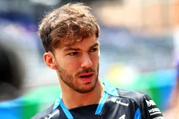 Gasly è furioso con il suo compagno di squadra dopo la collisione con Ocon