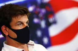 Wolff weerspreekt Verstappen: "Het is duidelijk een groot succes"