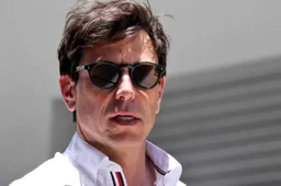 Albers: 'Wolff liet doorschemeren dat het seizoen voorbij is voor Mercedes'