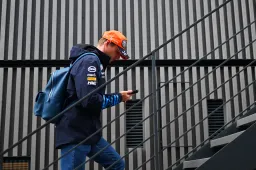 Verstappen kann die Behauptungen von Silverstone nicht verstehen: 'Schaut euch selbst an'