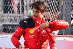 Sainz espera que se aclare pronto su contrato con Ferrari