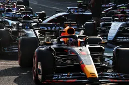 Verstappen in Baku de draad kwijt: ‘Mag ik dat zeggen?