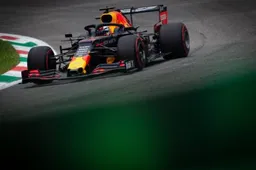 Verstappen: “Hopelijk rijden de Renaults niet te snel weg…”