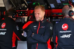 Magnussen diz que não se interessa por papel de reserva na F1