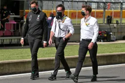Mercedes: "Red Bull seems to be at the very best end of that spectrum"