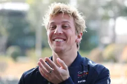 Lawson schaart zich achter Russell: ‘McLaren ligt een stap voor op Red Bull’