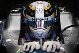 Hamilton ontvangt 8000 helmdesigns voor aankomend seizoen