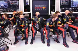 Video | The timelapse of the repairs of Verstappens RB16 on the grid
