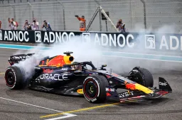 Uitslag | Verstappen wint in Abu Dhabi, dit deed de rest