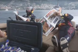 L'équipe de Red Bull s'amuse en mer à Monaco pendant les vacances d'été