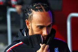 Lewis Hamilton gibt zu, dass er nach dem Brasilien-Desaster "nicht zurückkommen wollte".