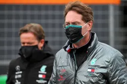 Mercedes CEO: "Should we throw that away? We would be out of our mind"