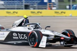 Bovenaan spannend in VT2 E-Prix Berlijn: vier coureurs binnen een tiende