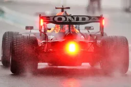 Red flag at Spa after formation laps behind safety car - Heavy rain
