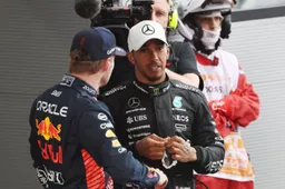 Hamilton elogia Verstappen: "Sta facendo un lavoro straordinario"
