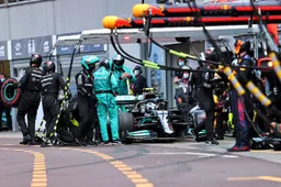 Bottas beleeft horror pitstop van Mercedes in 2021
